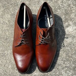 Brand new men’s dress shoes in brown. Size 10. NEVER WORN!
